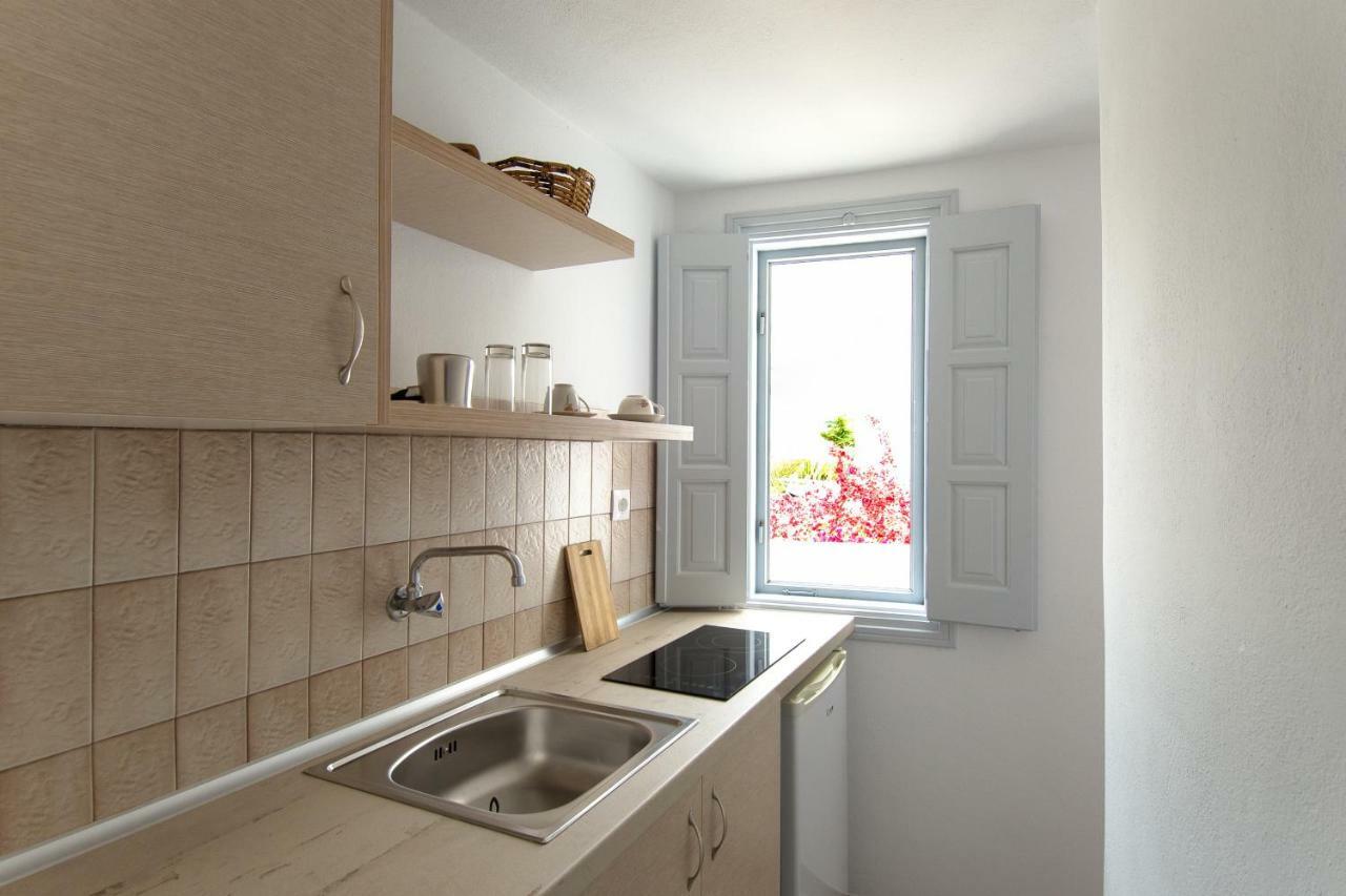 Evgenia Rooms And Apartments Folegandros Town Exterior foto